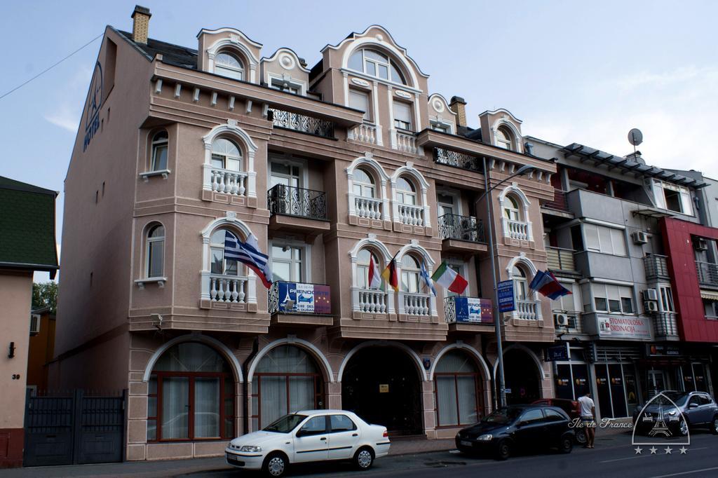 Vila Ile De France Novi Sad Eksteriør bilde