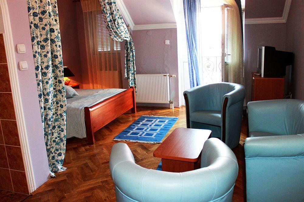 Vila Ile De France Novi Sad Eksteriør bilde